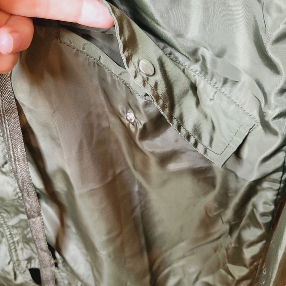Olive Green Packable Spring jacket windbreaker - Picture 7 of 11